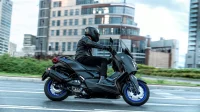 006-638726967163206601-yamaha-xmax-300.jpg