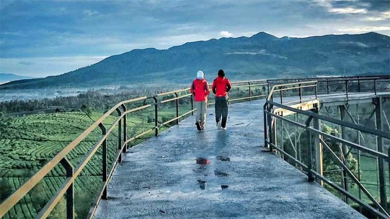 Wisata-Instagramable-Pangalengan-Nimo-Highland-Mirip-Santorini-Yunani.jpg