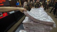 antarafoto-eksekusi-barang-bukti-korupsi-kondensat-070720-app-7.jpg