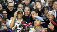 Attachment for Hari Ini Polda Metro Jaya Serahkan Roy Suryo dan Dokter Tifa Terkait Kasus Ijazah Jokowi