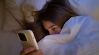 Attachment for 10 Jenis Orang yang Berhenti Posting Media Sosial Tapi Masih Scroll Setiap Hari, Menurut Psikologi